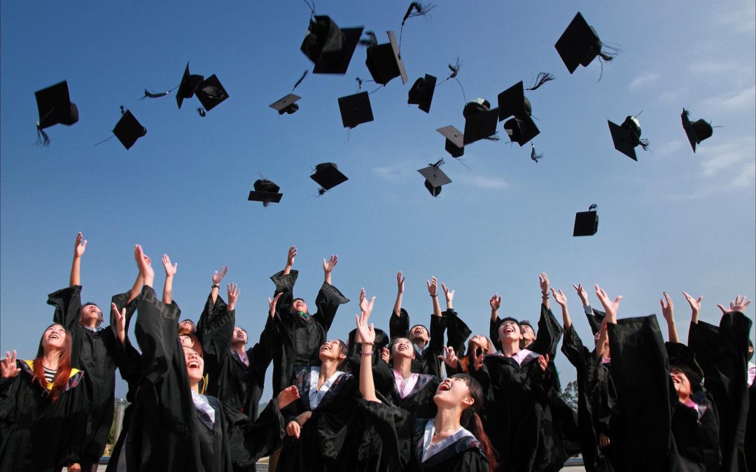 refinance student loans LendEDU graduates college
